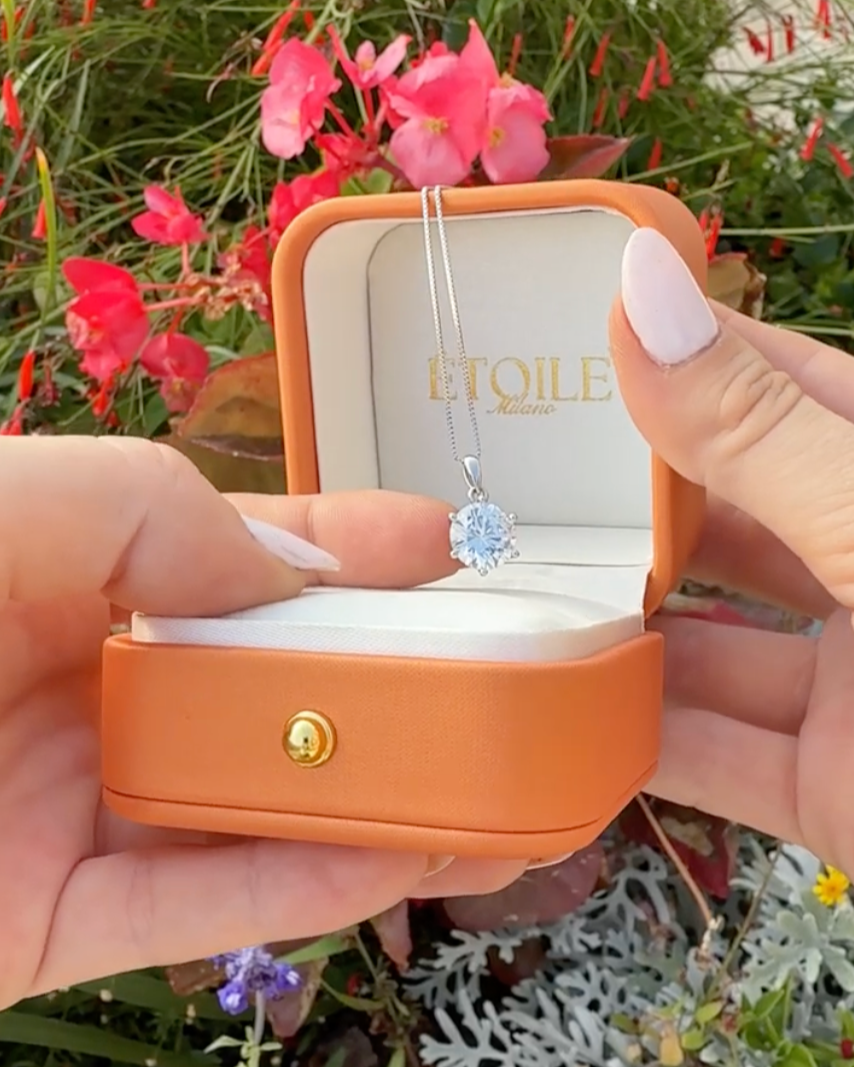 Étoile Point of Light Necklace