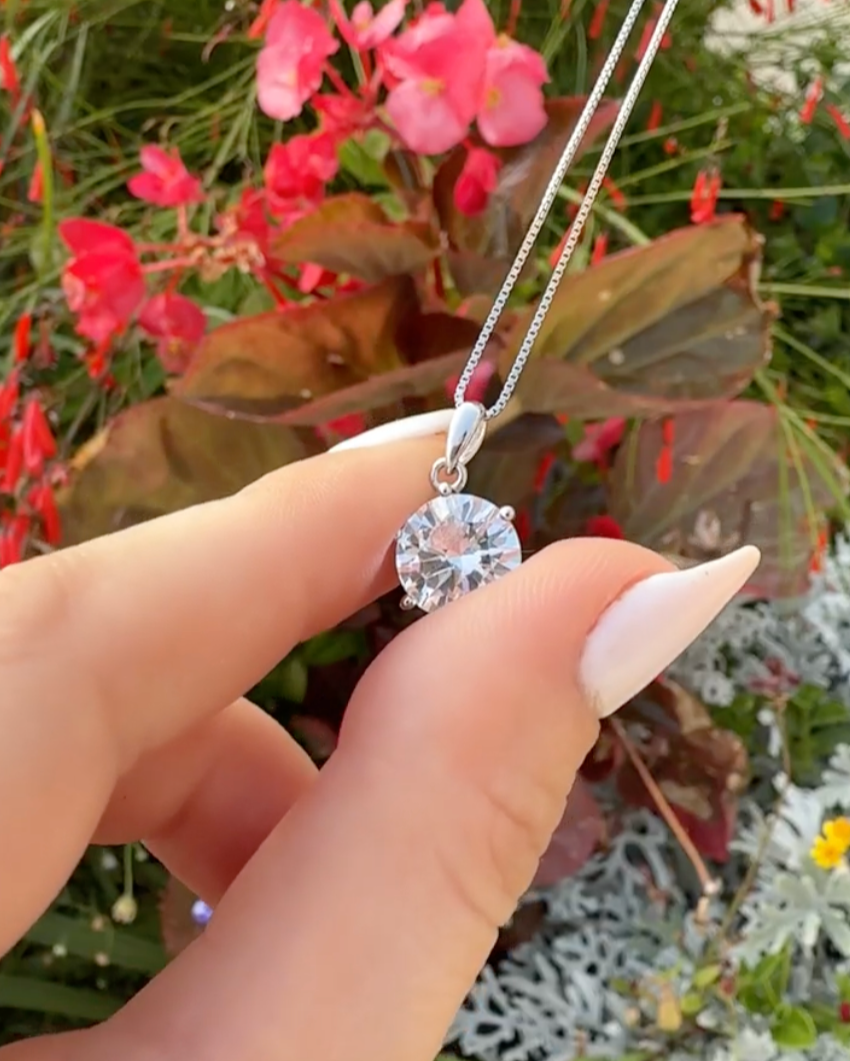 Étoile Point of Light Necklace
